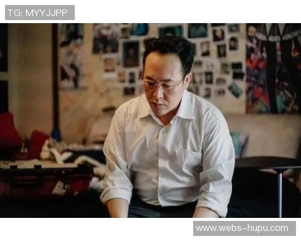 亚当斯的传奇人生与影响力探秘：从平凡到伟大的蜕变之路